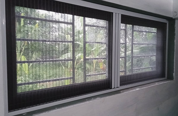 Thực tế vị trí lắp cửa chắn muỗi cửa sổ