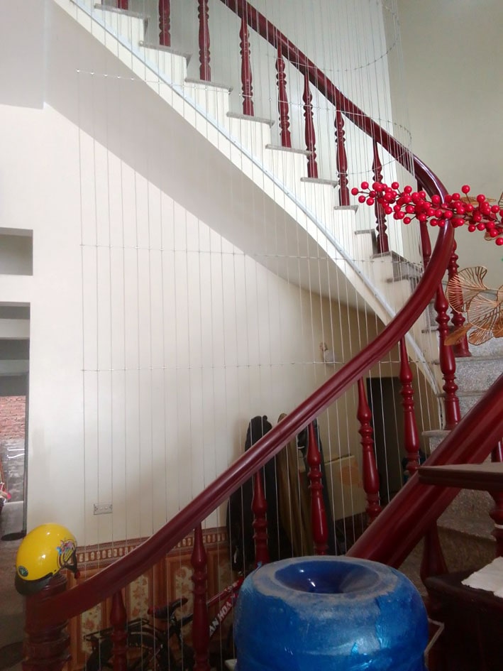 dây chắn cầu thang trường học