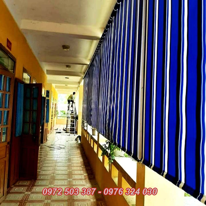 giá bạt che nắng mưa tự cuốn 