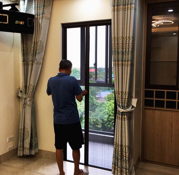 các loại cửa chống muỗi , côn trùng tại hoàng mai