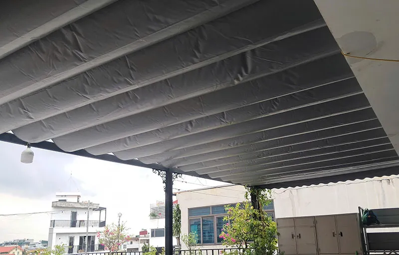 Mái Bạt kéo lắp dưới kính 