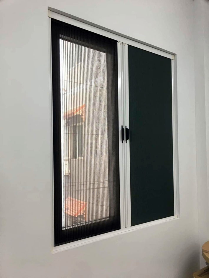 cửa lưới kết hợp rèm tổ ong tại hoài đức