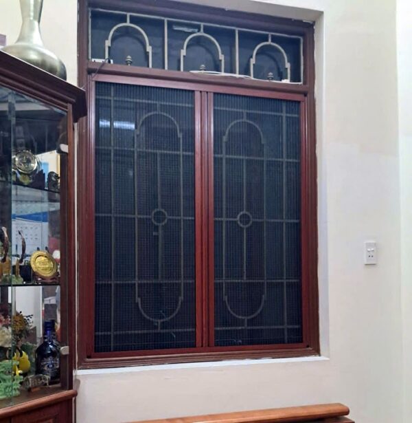 cửa chống muỗi xếp màu vân gỗ cửa sổ