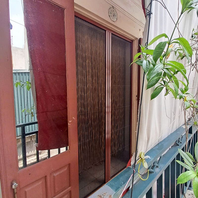 cửa chống muỗi xếp kéo ngang