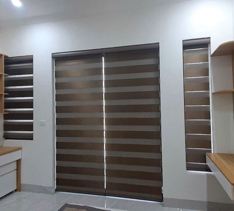 Rèm cầu vồng cửa ban công